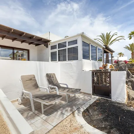 Casahost Bastian 17 *